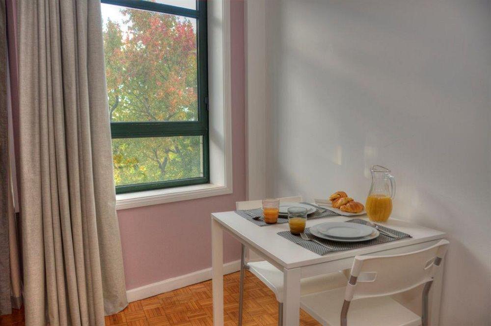 Low Cost Tourist Apartments - Casa Da Musica OOporto Exteriör bild